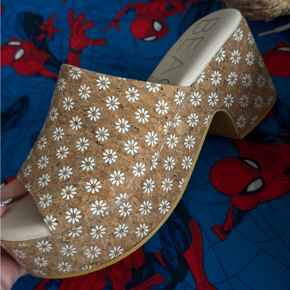 Women's Floral Cork Wedge Sandals - Tan